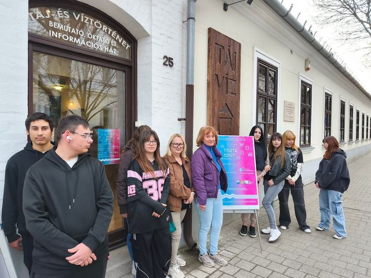 Kiállításmegnyitó a Tájvízházban