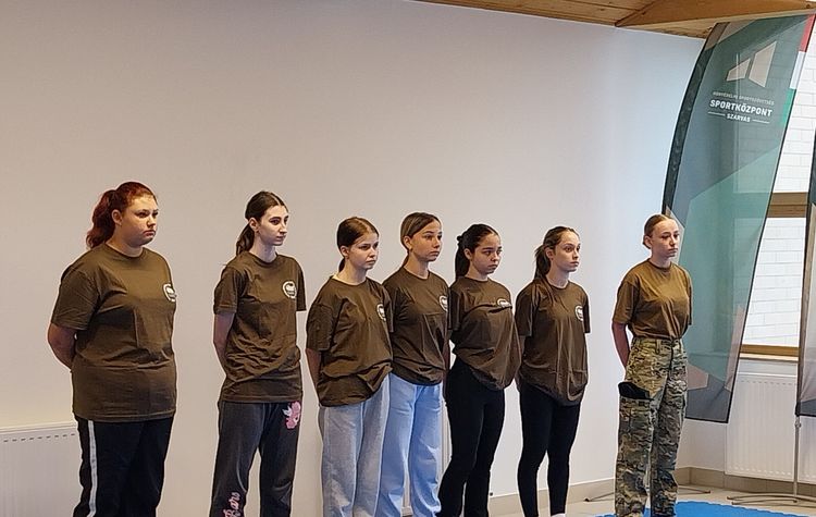 Első lövések és önvédelmi gyakorlatok a szarvasi Honvédelmi Sportközpontban