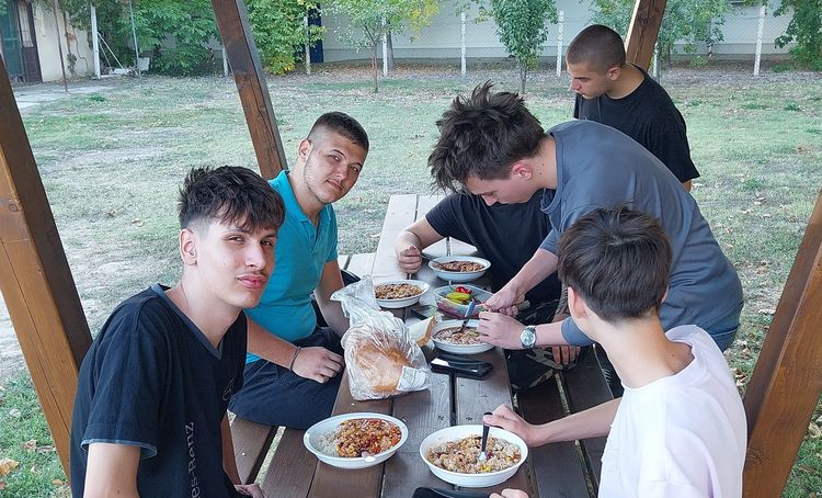 Chilis babos bográcsozás a kollégiumban